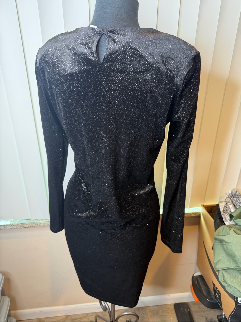 H&M Black Velvet Glitter Long-Sleeve Front Twist Mini Dress Size Medium - Picture 7 of 10